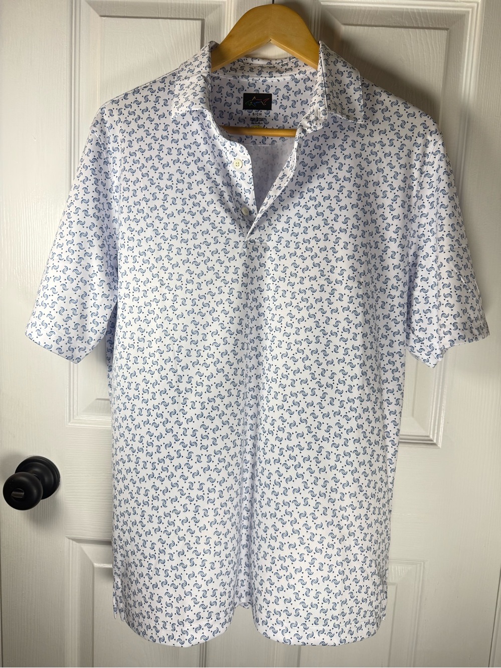 Men's White Short-Sleeve Button-Up Shirt with Blue Paisley Print